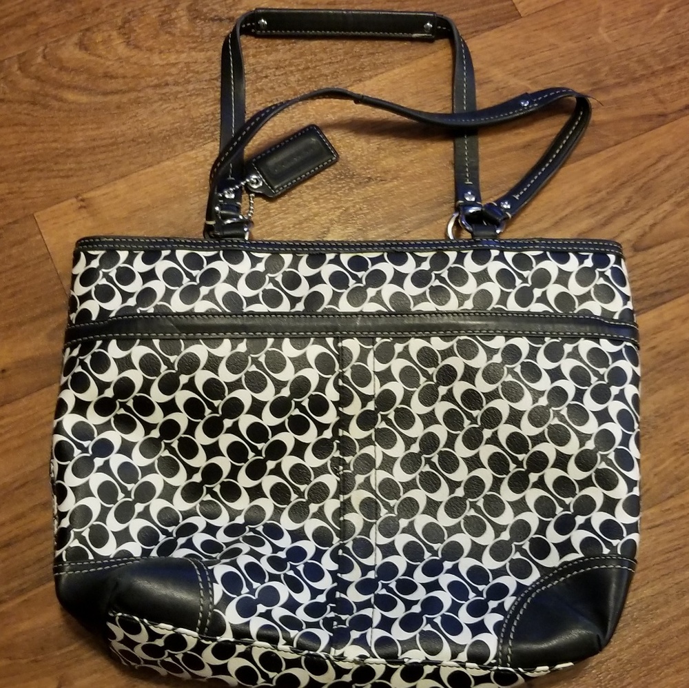 Coach Purse - Picture 2 of 7